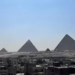 Pyramids Inn