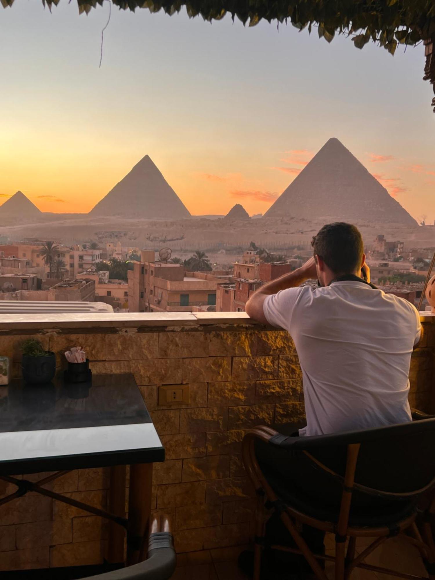 Hotel Pyramids